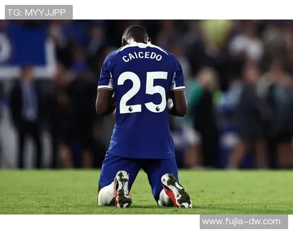 崛起中的欧洲年轻足球明星们展现未来之星的无限潜力与激情